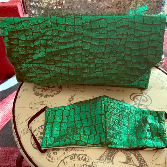 Custom Handbag - Picture 2 of 3